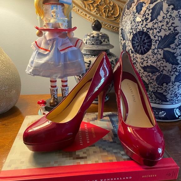 Gianni Bini 7 1/2 Royal Red Heels - Picture 7 of 8